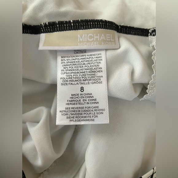 MICHAEL Michael Kors Deep Back White/ Black Floral Ruffle One Piece L46625; 8 - Picture 6 of 8